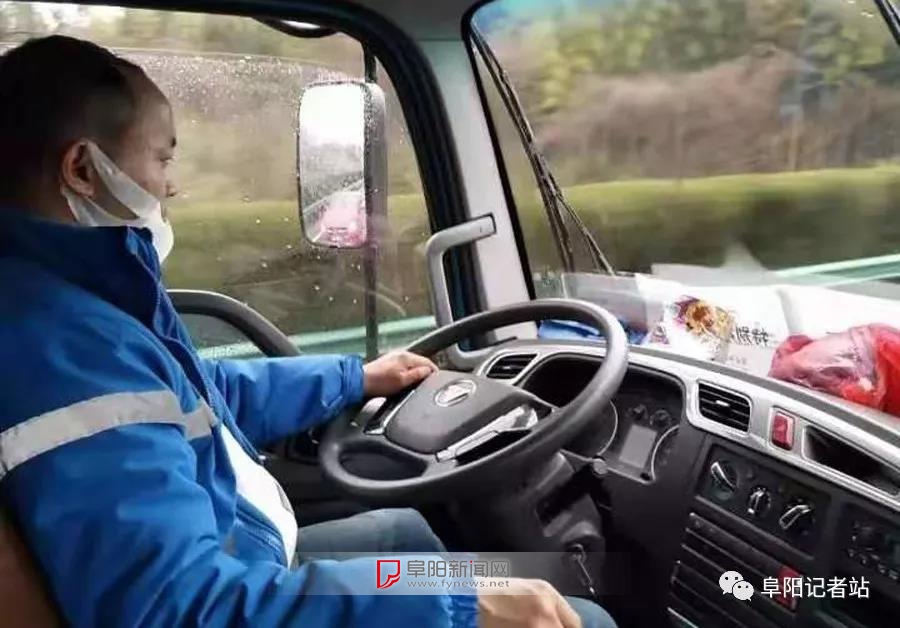 10,口罩,隔離,自我,武漢,送到 他把10萬只口罩送到武漢，然后自我隔離！