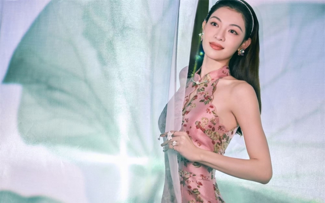 鐘楚曦妝容,曼妙,清雅,身姿,風(fēng)情,嶺南 電鰻娛樂-鐘楚曦妝容清雅，身姿曼妙嶺南風(fēng)情